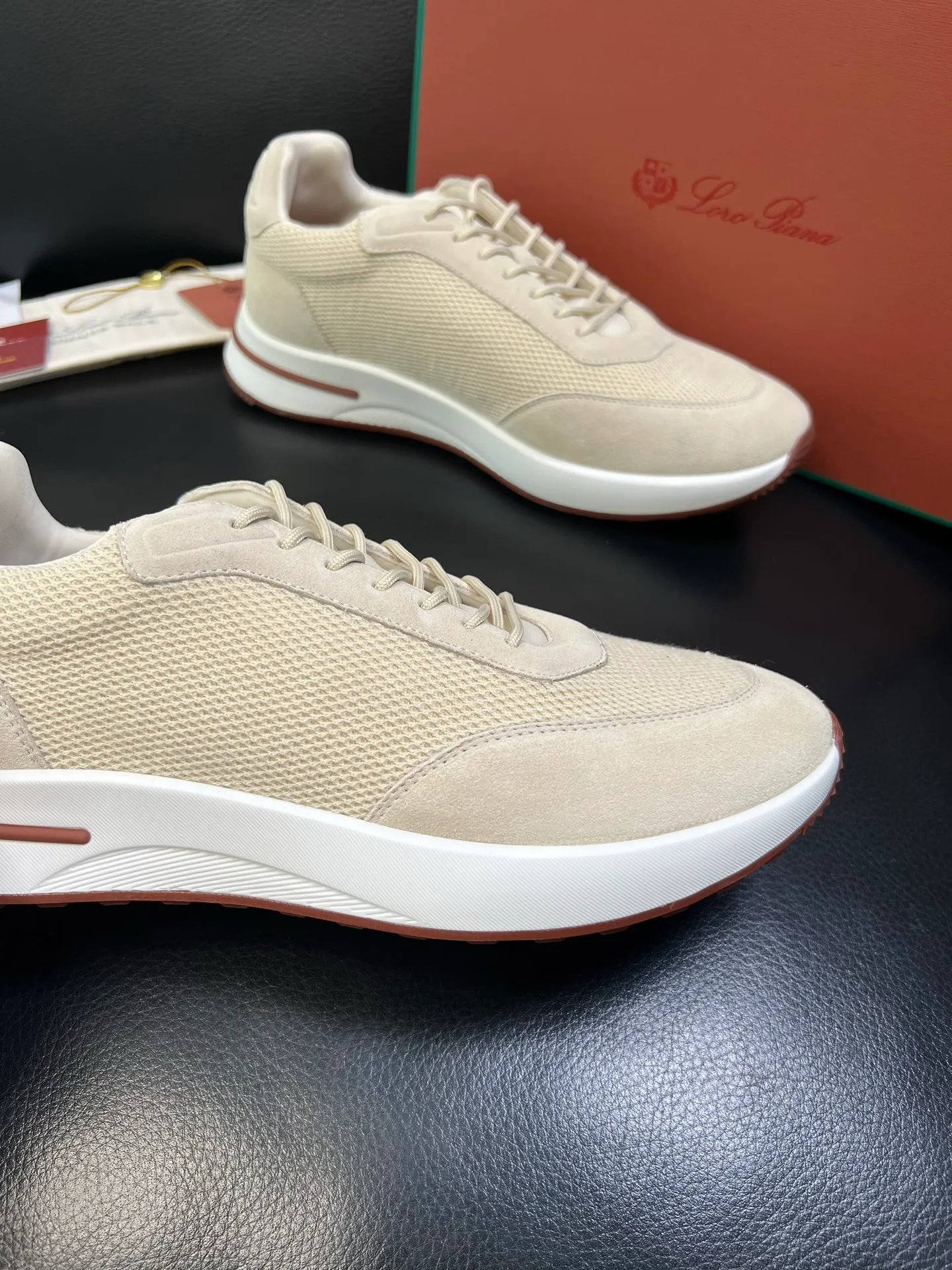Men's shoes 💰740 Loro Men's shoes 💰iana High-quality top crafts Noyo Piana New product counter synchronized with original factory configuration, uppers imported from Italy cowhide fabric, high-quality splicing technology, soles: original soles specially provided by the original factory, exclusive movable molded soles super comfortable, original factory and single goods, welcome to compare, code number 39-44 (order 38 45 46)